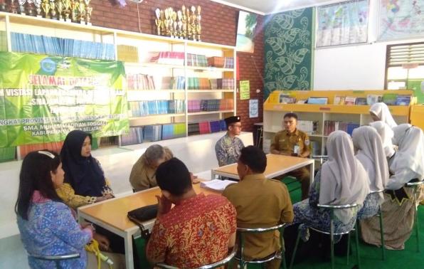 Tim Juri saat diterima Kepala SMA Muhammadiyah Toboali, Bangka Selatan, Babel. Tim Juri saat diterima Kepala SMA Muhammadiyah Toboali, Bangka Selatan, Babel.
