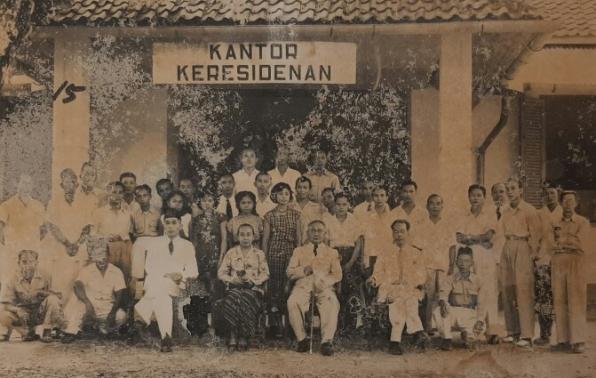 Salah satu arsip foto sejarah yang dimiliki DKPUS Babel. 