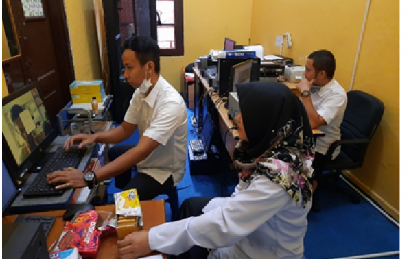 Pegawai bagin IT DKPUS Babel saat mengikuti Bimtek Aplikasi Kunang-kunang yang digelar secara daring.