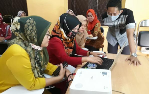 Pegawai DKPUS Babel saat diberikan Bimbingan Teknis terkait pelaksanaan e-Arsip.