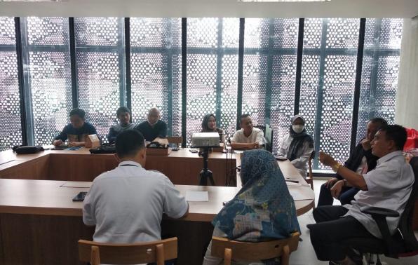 Rakhmadi Kepala DKPUS Babel saat disambut Pejabat Administrator Dinas Perpustakaan DKPI Jakarta di Perpusda DKI Jakarta, Rabu (9/11/2022). 