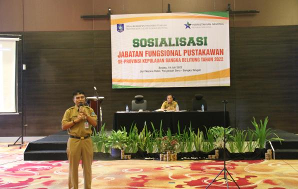Rakhmadi Kepala DKPUS Babel menjadi pemateri dalam Sosialisasi Jabatan Fungsional Pustakawan Se-Babel, di Soll Marina Hotel, Pangkalanbaru, Bateng, Selasa (19/7/2022).