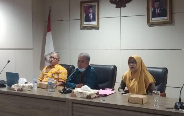 Kabid Pembinaan Pengembangan Perpustakaan DKPUS Babel Abu Hapas mewakili Kepala DKPUS Babel membuka Sosialisasi Akreditasi Perpustakaan dari Ruang Tanjung Pendem Kantor Gubernur Babel, Kamis (28/7/2022). Kabid Pembinaan Pengembangan Perpustakaan DKPUS Babel Abu Hapas mewakili Kepala DKPUS Babel membuka Sosialisasi Akreditasi Perpustakaan dari Ruang Tanjung Pendem Kantor Gubernur Babel, Kamis (28/7/2022).
