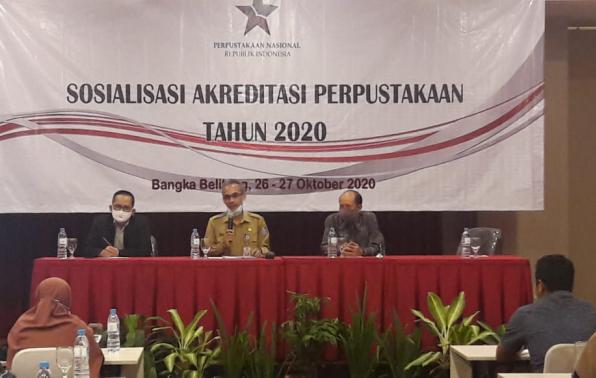 Kepala DKPUS Babel Asyraf Suryadin menyampaikan sambutan di Pembukaan Sosialisasi Akreditasi Perpustakaan Tahun 2020 di Hotel Cordela, Pangkalpinang, Senin (26/10/2020)..