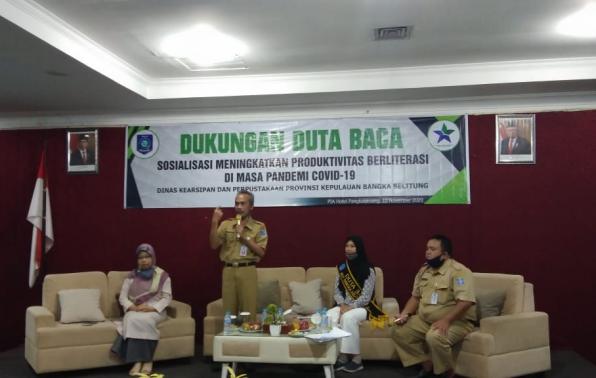 Kepala DKPUS Babel Asyraf Suryadin menyampaikan materi dalam Sosialisasi Meningkatkan Produktivitas Berliterasi di Masa Pandemi Covid-19.