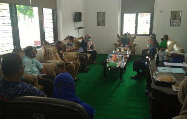 Kepala DKPUS Babel saat menerima kedatangan Anggota DPRD Beltim.