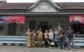 Tim Penelusuran Budaya Etnis DKPUS Babel foto bersama di depan Museum Kabupaten Belitung. 