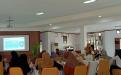  Master Trainer Nasional Runi Alcitra Amalia memberikan materi berkenaan dengan Program TPBIS ke Pemangku Jabatan Desa/Kelurahan dan Pengelola Perpustakaan Desa/Kelurahan.