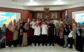 Kepala DKPUS Provinsi Babel bersama para peserta Bimtek SPP-TIK reflikasi mandiri Program TPBIS tahun 2023 saat penutupan, Rabu (23/8/2023). 