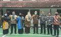 Kepala DKPUS Babel Asyraf Suryadin foto bersama Lima Kepala Sekolah SMAN yang ada di Bangka. 