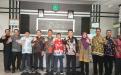 Kepala DKPUS Babel dan Kabupaten/Kota Se-Provinsi Babel foto bersama saat kunjungan ke Inspektorat Kabupaten Beltim, berkenaan dengan Pengelolaan Arsip OPD, Kamis (14/9/2023). 