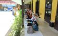 Peserta saat mengikuti Lomba Menulis Puisi.