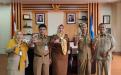 Rakhmadi Kepala DKPUS Babel didampingi Kabid Pelestarian Koleksi Nasional dan Pelestarian Naskah Kuno DKPUS Babel Dr Mirdawati foto bersama Wakil Bupati Basel Debby Vita Dewi di kerja Wakil Bupati Basel.