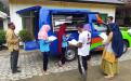 Warga Rukam dengan menerapkan protokol kesehatan, antusias membaca buku di Pusling DKPUS Babel, yang digelar Jumat (11/12/2020).