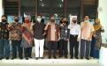 Rombongan Camat Se-Beltim foto bersama Pejabat dan Pustakawan DKPUS Babel.