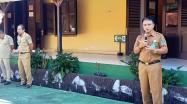 Rakhmadi, Kepala DKPUS Babel saat memberikan pengarahan saat Apel Pagi DKPUS, Selasa (25/7/2023). (foto: istimewa).