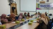  Kepala DKPUS Babel Rakhmadi bersama tim, saat menyambangi SMAN 2 Pangkalpinang, Senin (12/6/2023).