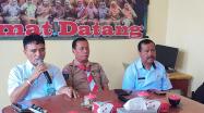Kepala DKPUS Babel Rakhmadi saat memberikan motivasi kepada Pengelola Perpustakaan SMP se Kabupaten Belitung, Rabu 14 Agustus 2024.
