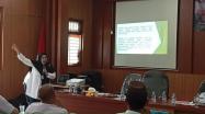 Kabid Pelestarian Koleksi Nasional dan Pelestarian Naskah Kuno DKPUS Babel Mirdayati saat menyampaikan materi dalam Sosialisasi Naskah Kuno dan Koleksi Budaya Etnis di Bangka Selatan, Rabu (21/9/2022). 