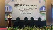 The Head Of DKPUS, Rakhmadi, provide directions on the opening Bimtek, Tuesday (21/2/2023).